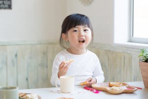 食事を噛まない子供にはどうやって噛み方を教える 新城パーク歯科クリニック 土日診療 武蔵新城の歯科歯医者